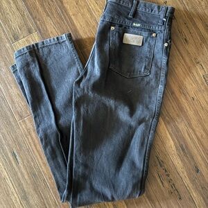 Wrangler Men's Dark Gray Straight Jeans